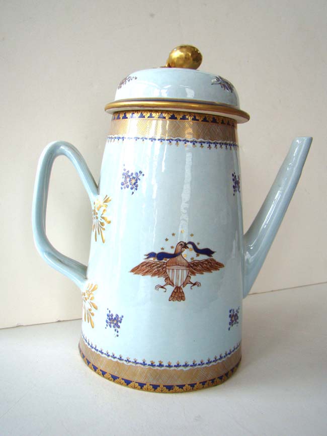 A wonderful Chinese export porcelain "Federal style" Coffee Pot by Mottahedeh circa 1970